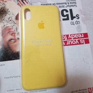 Yellow iPhone xs maxx silicon case